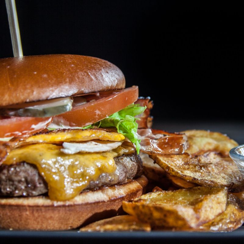 Country Burger & domácí chips