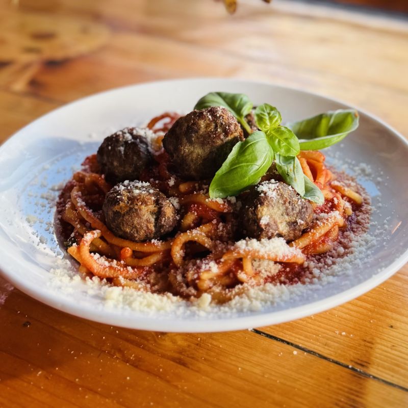 Spaghetti s masovými kuličkami